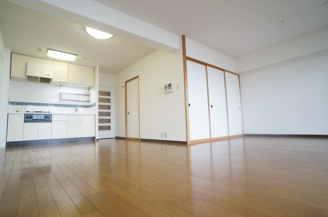 ジャルダン宝塚中山台弐番館Ｂ棟の居間・リビング