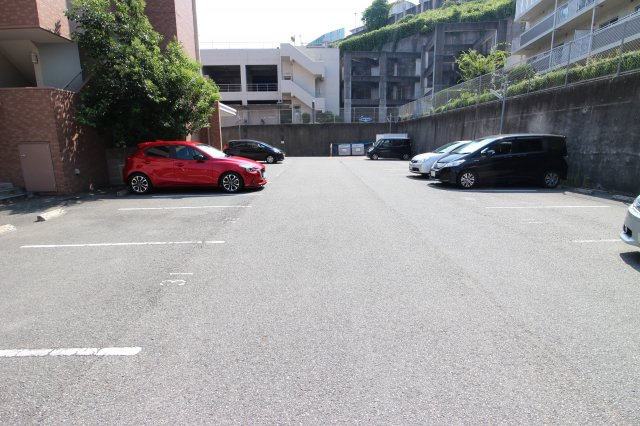 ツルトスコ南落合の駐車場|ツルトスコ南落合