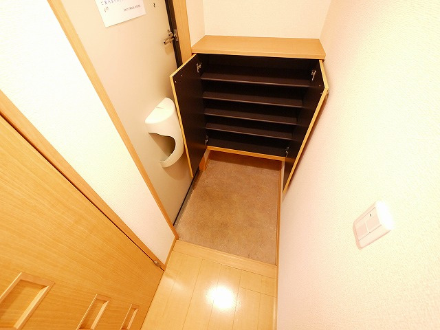 フォンティーヌの玄関|靴箱が有るので玄関もスッキリします