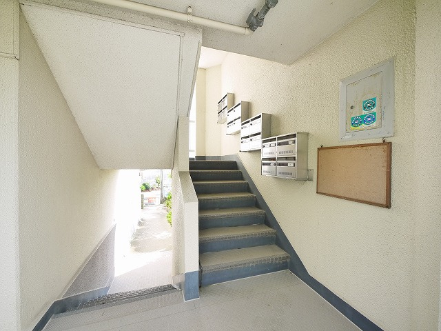 津田マンションのロビー