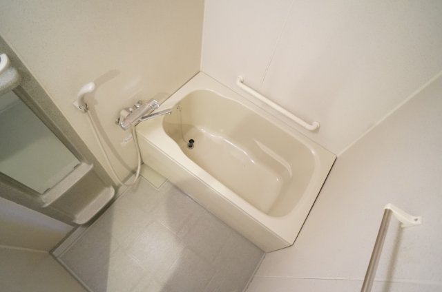 ハビタットセレッソⅢの浴室