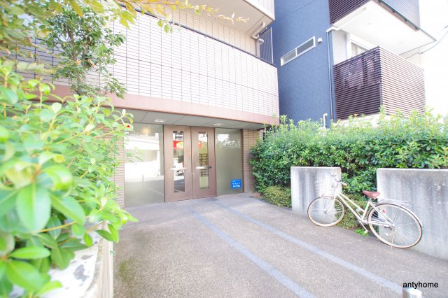 ライフ北梅田　仲介手数料無料のエントランス