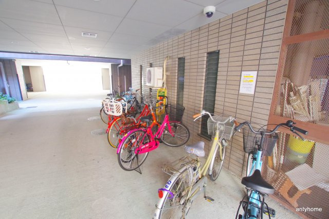 ライフ北梅田　仲介手数料無料の駐車場