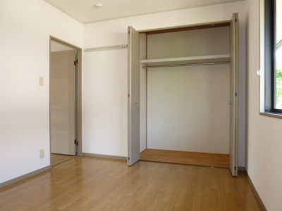 【寝室】 | ファミーユ・ヴィラＣ | 洋室