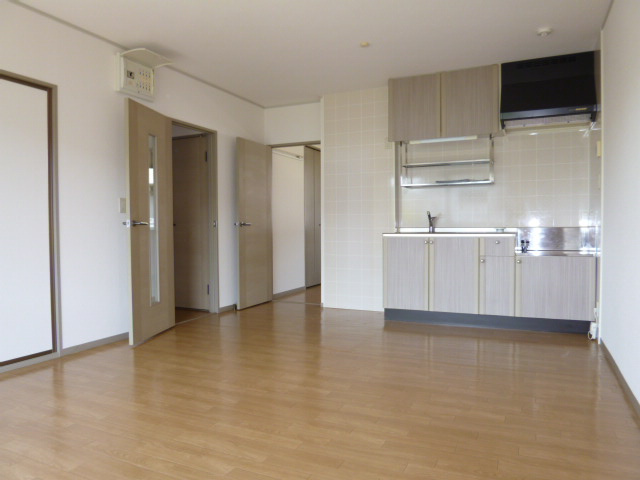 ファミーユ・ヴィラＣの居間・リビング