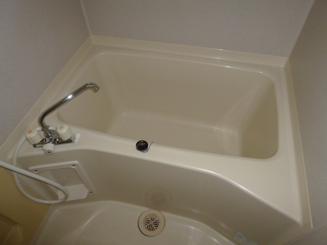 ファミーユ・ヴィラＣの浴室