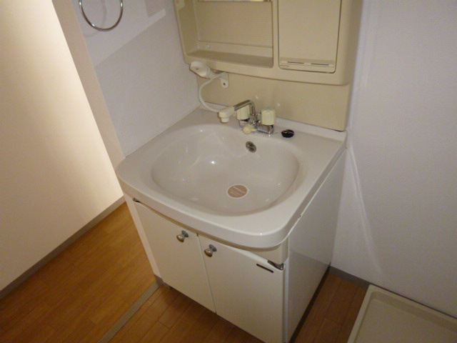 ファミーユ・ヴィラＣの独立洗面台