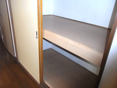 【収納】 | ハイツ・スズキ | 廊下には収納が