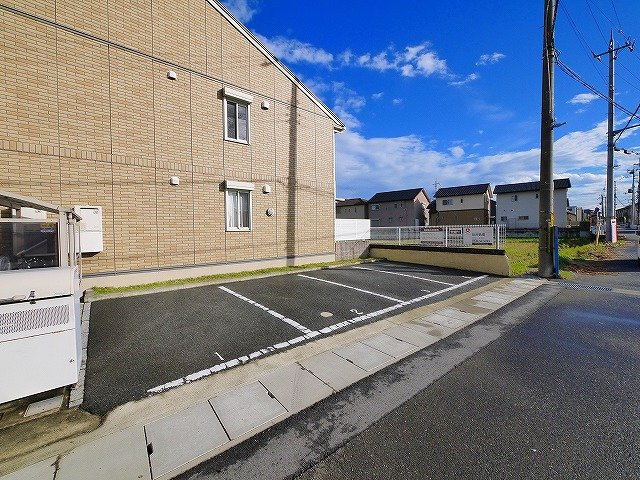 サンコートの駐車場|駐車場に車を止められます