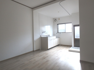 【キッチン】 | 前田貸家北から２軒目 | 8帖ダイニングキッチン。