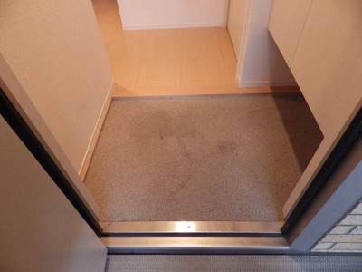 【玄関】 | フィオーレ阿倉川B