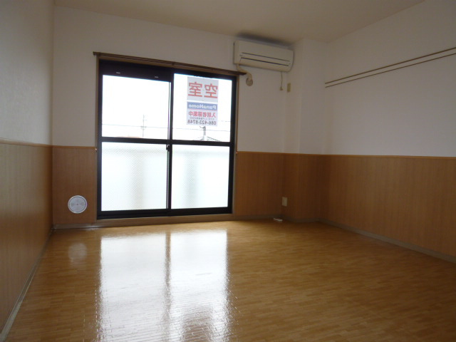 グランデカーサの居間・リビング|洋室