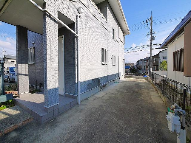 菅原町戸建の駐車場