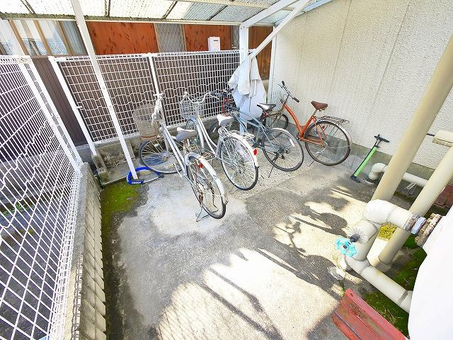 松本マンションのその他共用部分|自転車置き場が設置