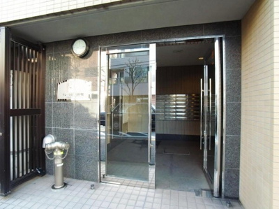 【エントランス】 | プレール市ヶ谷納戸町