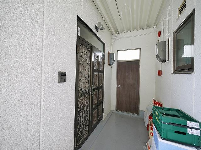 御門ビルのエントランス