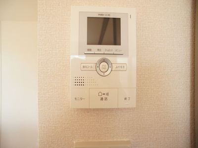 【セキュリティ】 | ラ・カンパーニュＢ | 訪問者の確認ができるTVドアホン付きです♪