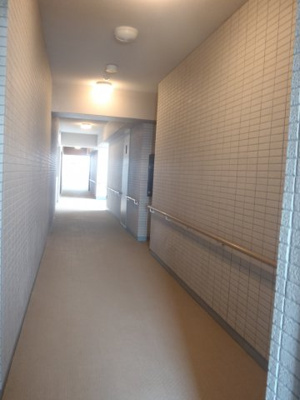 【その他共用部分】 | グローリオ三鷹 | 通路