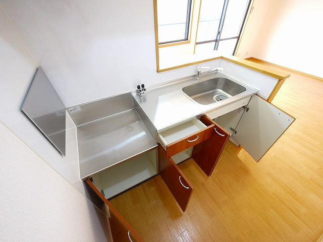 サンクコール朝和　A棟のキッチン|お料理しやすいキッチンです