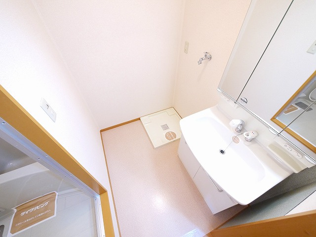 サンクコール朝和　A棟の洗面所|脱衣スペースもあります