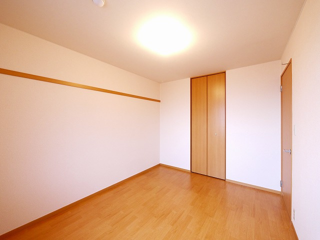 サンクコール朝和　A棟の洋室|ゆったりした洋室です