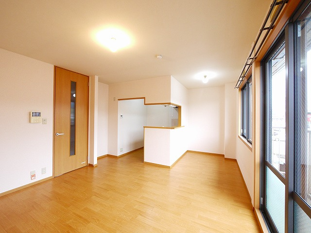 サンクコール朝和　A棟の居間・リビング|おしゃれな居間です