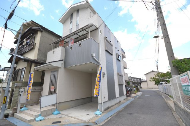 堺市北区百舌鳥西之町　中古戸建の駐車場