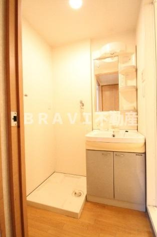 エイペックス内本町　BRAVI不動産の独立洗面台|【エイペックス内本町】使いやすい独立洗面台です