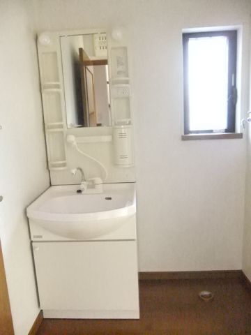 小金井市緑町4丁目貸家の独立洗面台