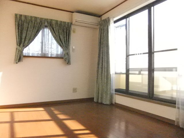 小金井市緑町4丁目貸家の洋室