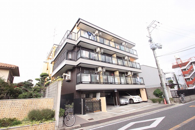 リバーサイドハウスの外観