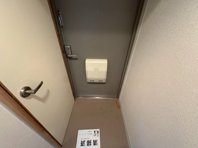 リバーサイドハウスの玄関