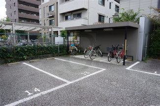【駐車場】