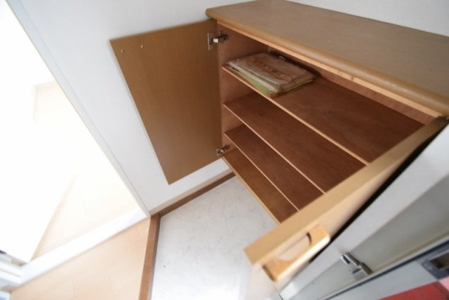 ガーデンホームズⅠ・Ⅱの玄関|下駄箱