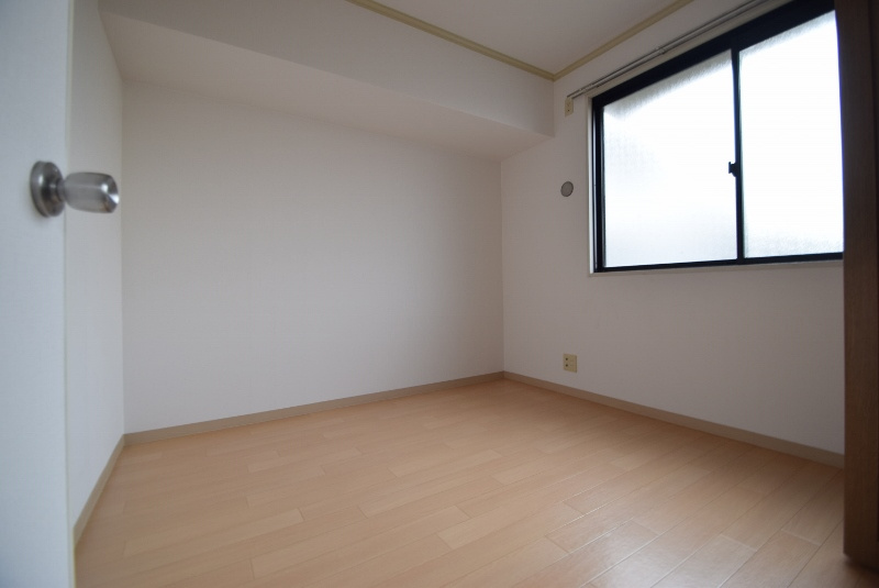 ガーデンホームズⅠ・Ⅱの寝室|玄関側洋室