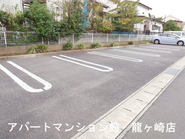 グラン・リーオⅠの駐車場