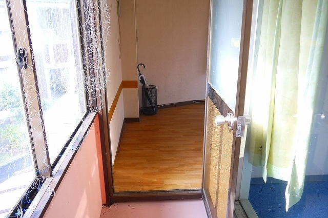 大島店舗（六条西）の玄関