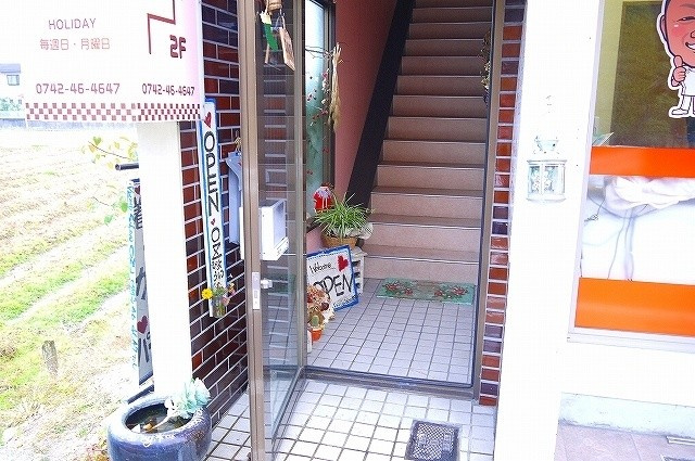 大島店舗（六条西）の玄関