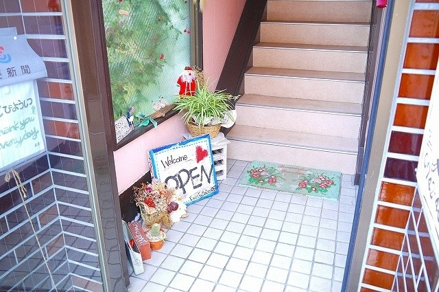 大島店舗（六条西）の玄関