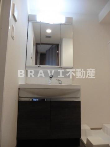 プレサンス玉造駅前　BRAVI不動産の独立洗面台|【プレサンス玉造駅前】独立洗面台です