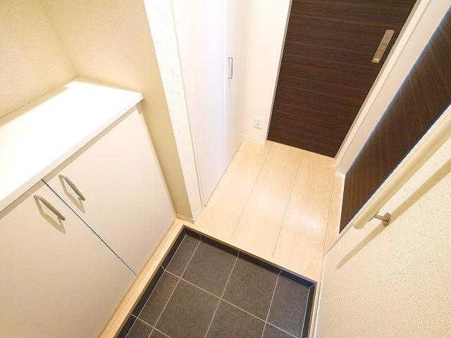 シャーメゾン桜の玄関|落ち着いた玄関です