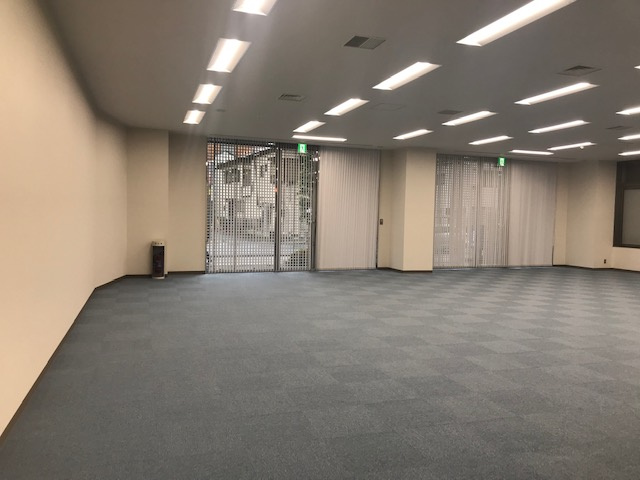 松亀センタービルのロビー