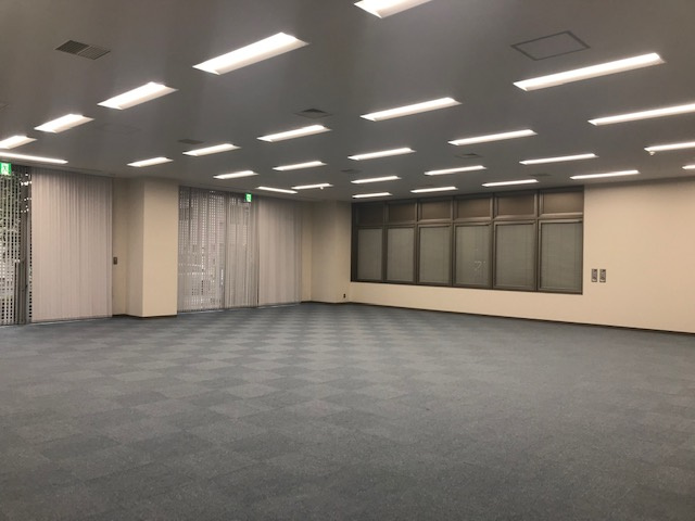 松亀センタービルのロビー