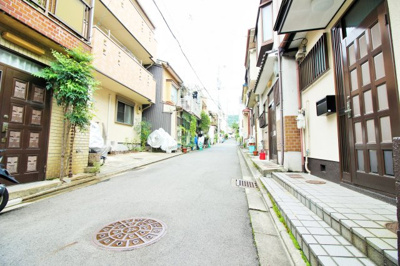 【前面道路含む現地写真】 | 東山区本町22丁目　中古テラス