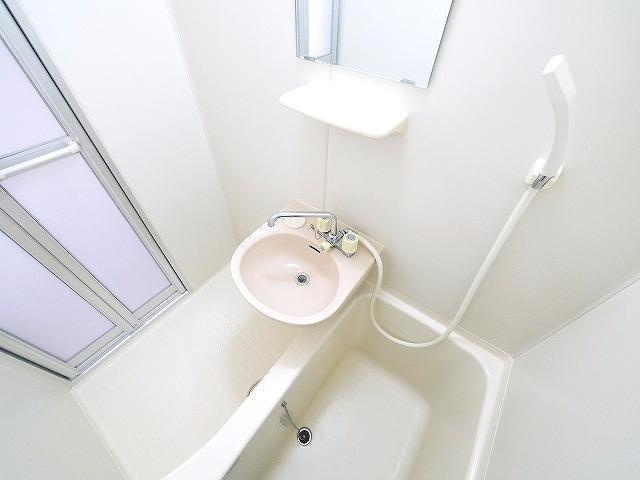 スタジオMの浴室|コンパクトで使いやすいお風呂です