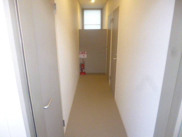 イチカワアパートメンツ＋アトリエのロビー