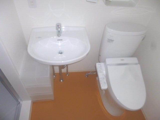 イチカワアパートメンツ＋アトリエの洗面所