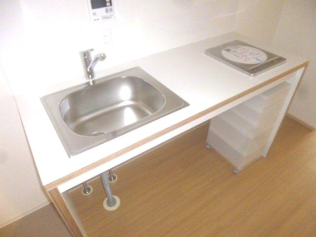 イチカワアパートメンツ＋アトリエのキッチン