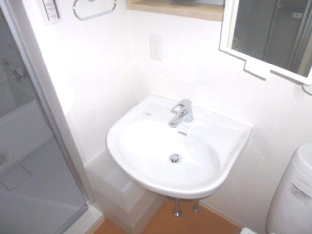 イチカワアパートメンツ＋アトリエの洗面所