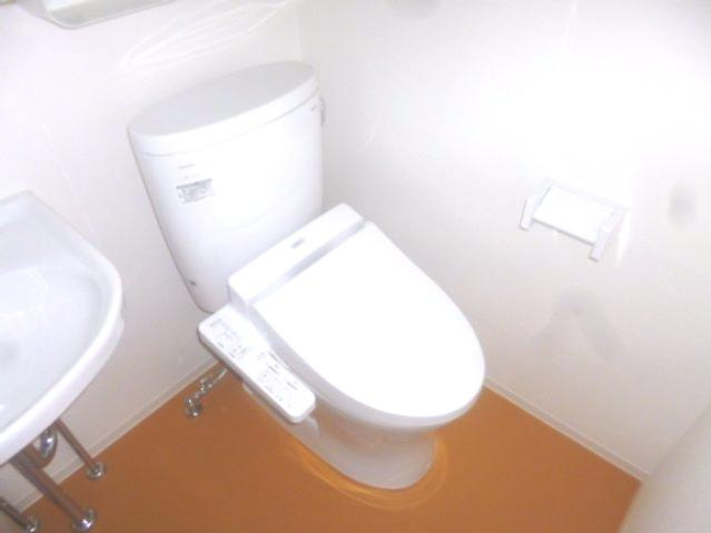 イチカワアパートメンツ＋アトリエのトイレ